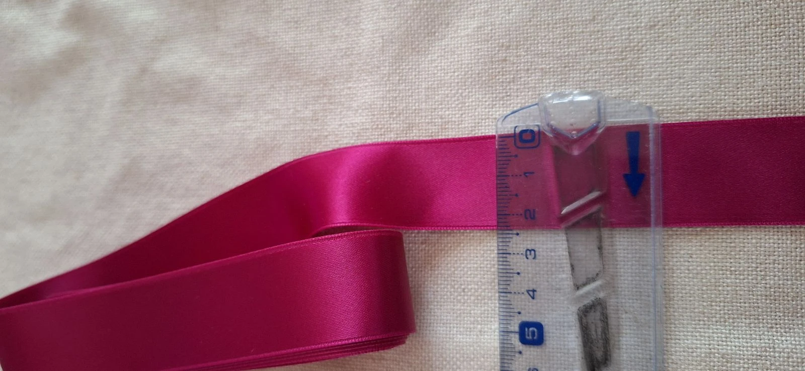 5 mètres de satin 25 mm double face fuchsia 